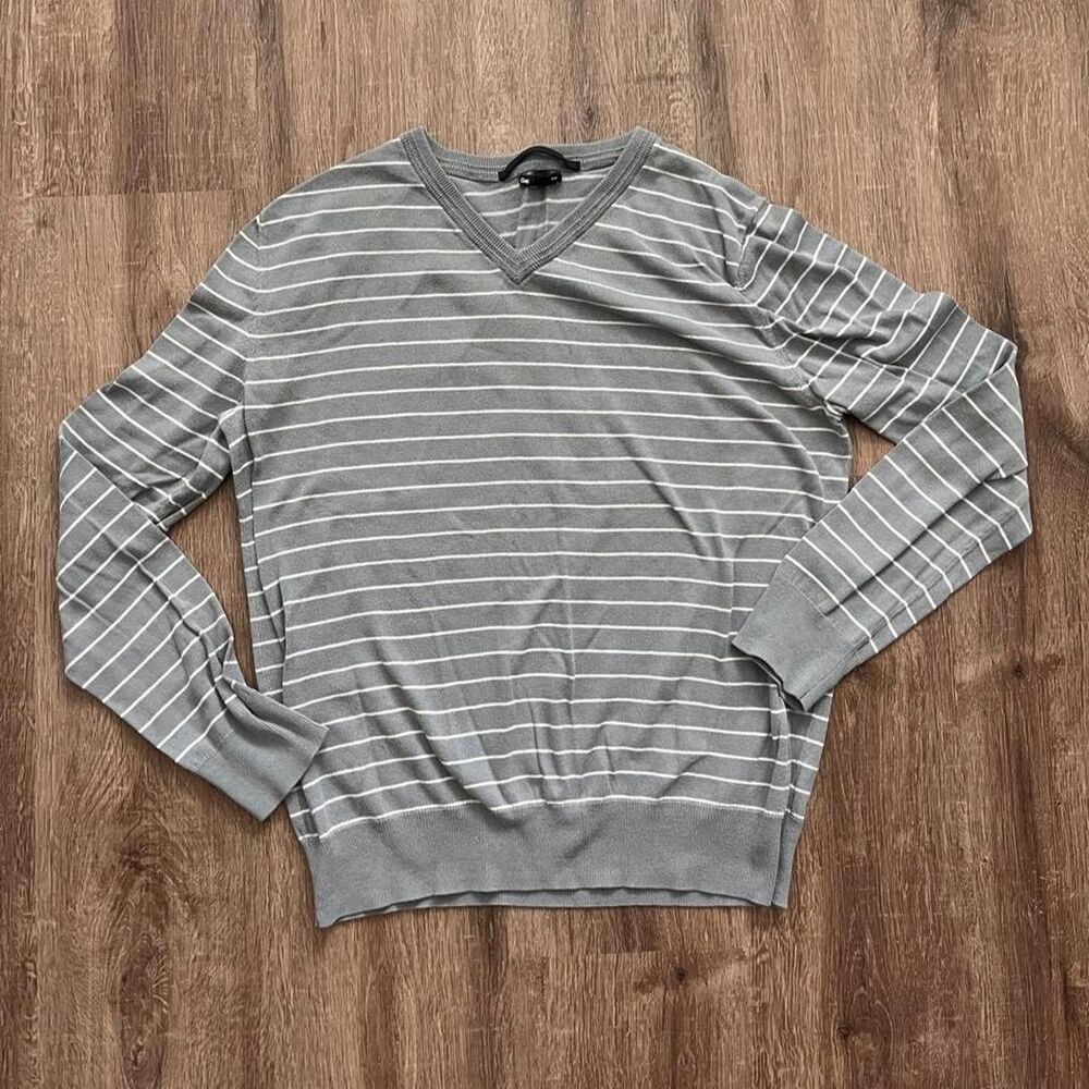Gap Men's Gray Striped Sweater
